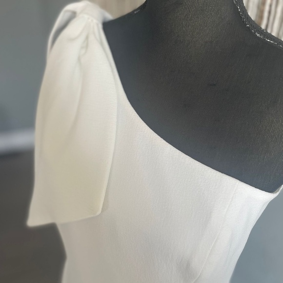 Dress The Population White Off Shoulder Dress - Picture 3 of 5